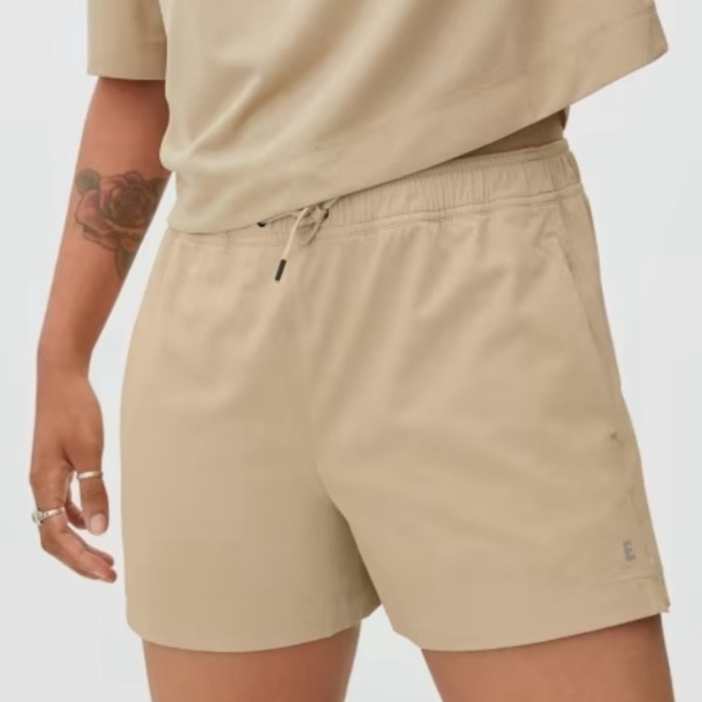 Everlane Performance Rec Tan High Rise Shorts sz XL